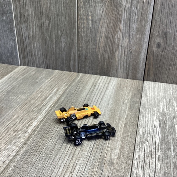 1 Yatming Formula One 11 Vertical 5 Diecast Model Race Car Lot Of 2 Yell… - Picture 6 of 11